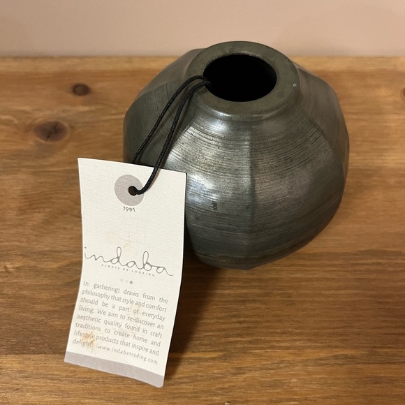 Cobblestone Metal Bud Vase - Picture 3 of 3